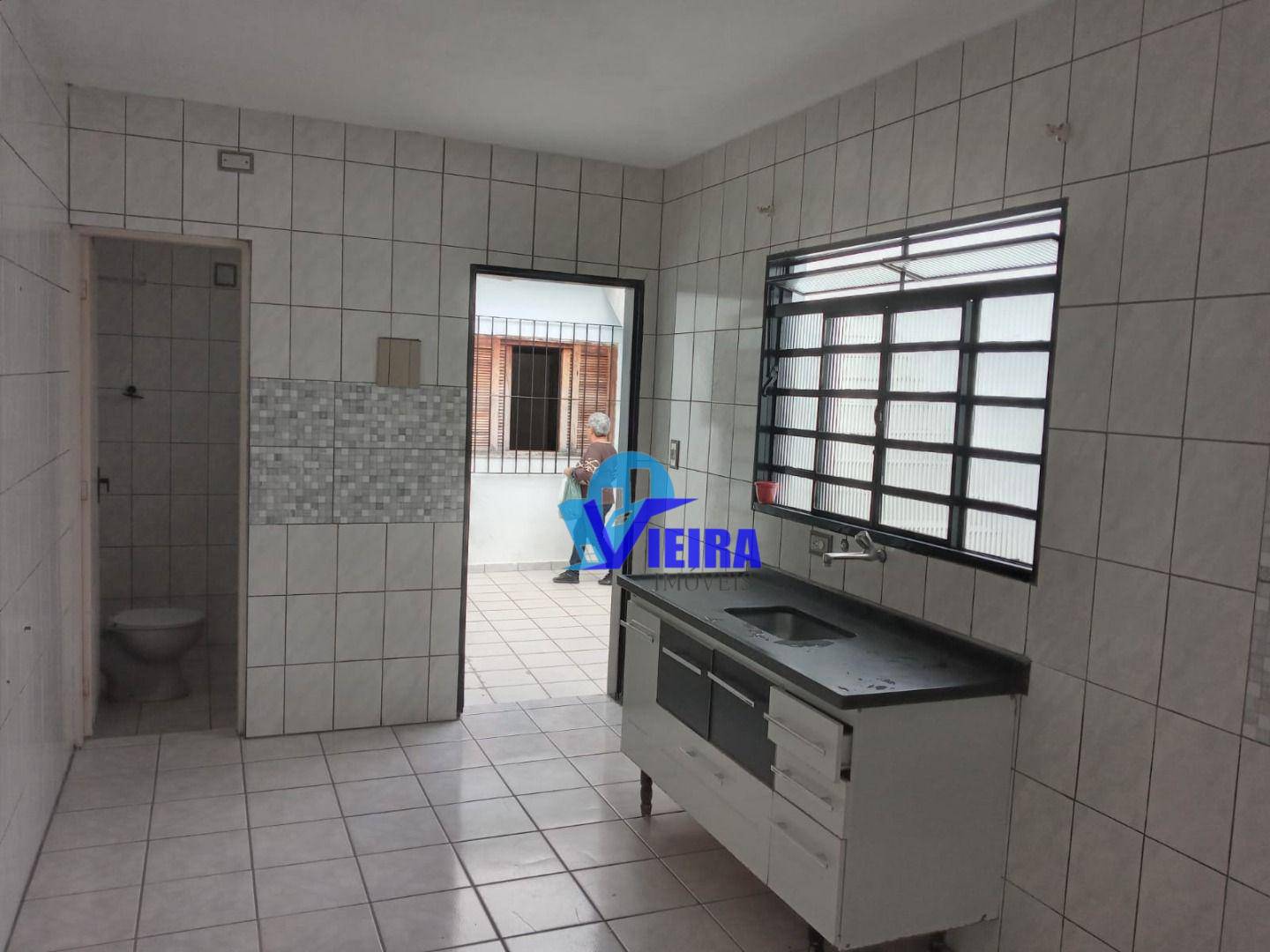 Casa à venda com 4 quartos, 135m² - Foto 2