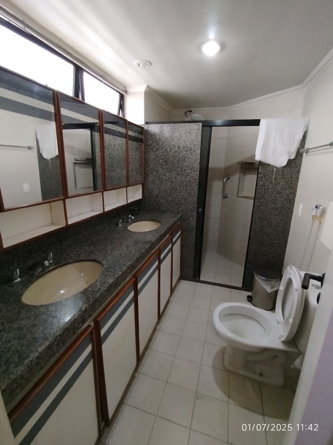 Apartamento para alugar com 3 quartos, 197m² - Foto 36