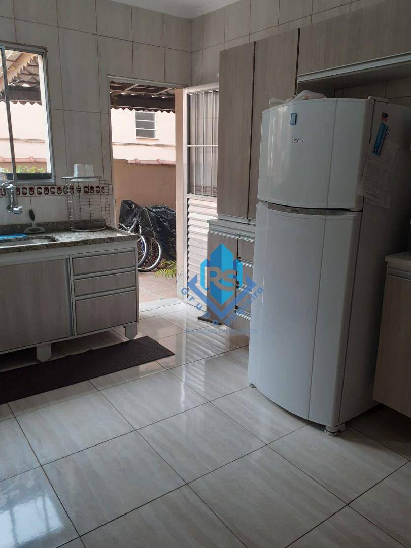 Sobrado à venda com 3 quartos, 284m² - Foto 4