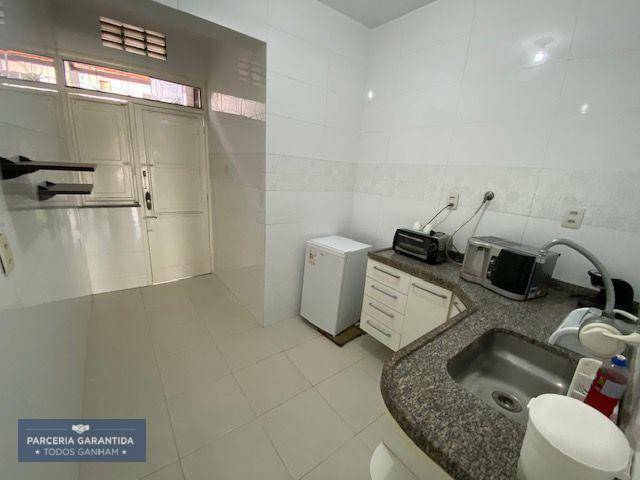 Casa à venda com 3 quartos, 220m² - Foto 7