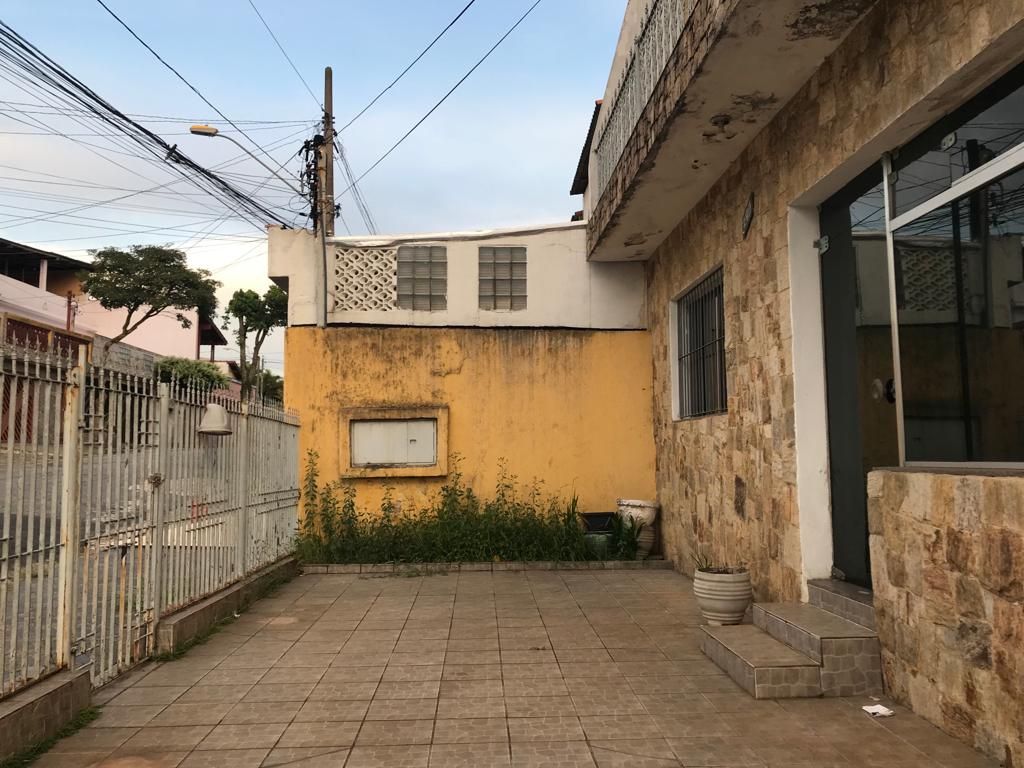 Sobrado à venda com 3 quartos, 245m² - Foto 1