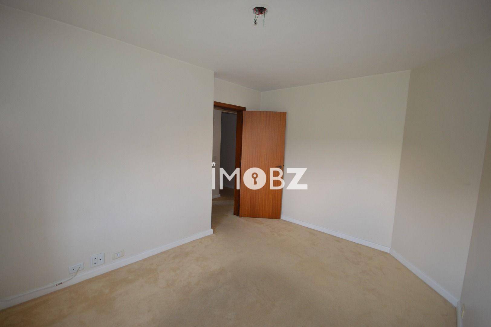 Apartamento à venda com 4 quartos, 196m² - Foto 14