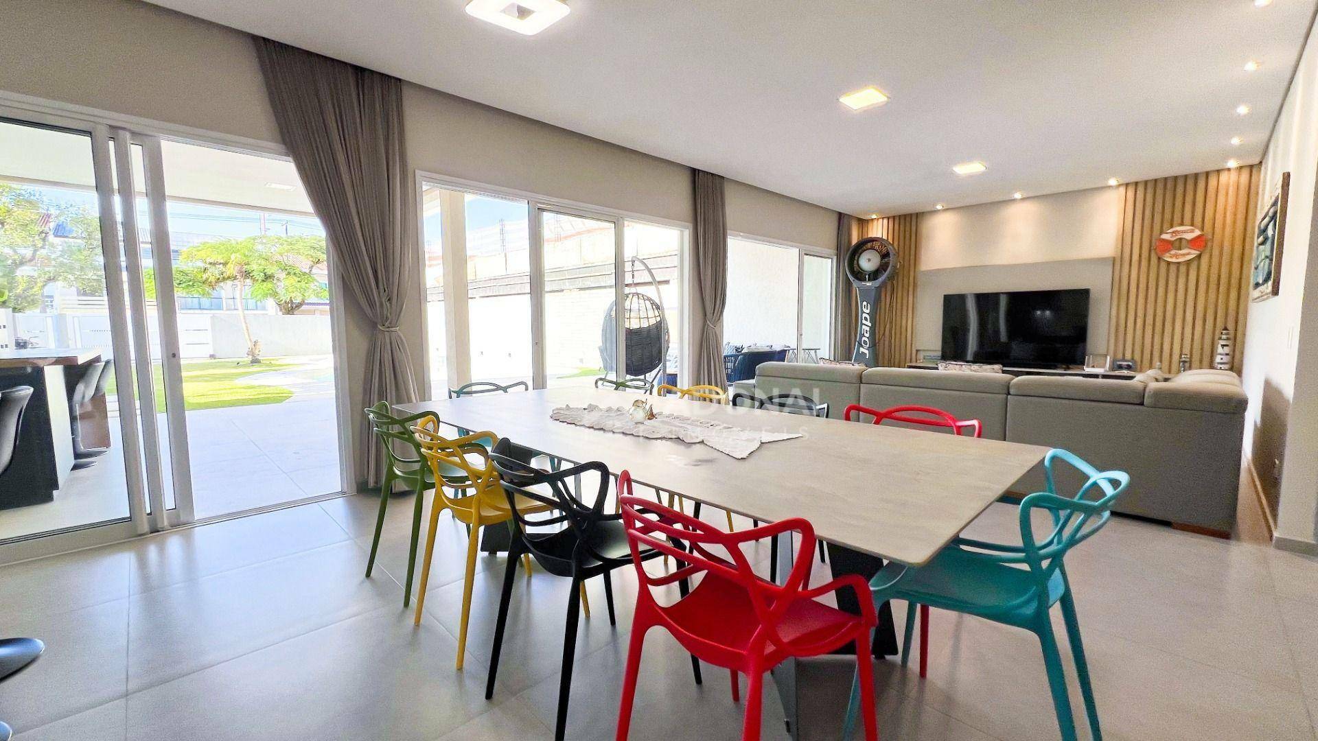 Casa à venda com 6 quartos, 300m² - Foto 20