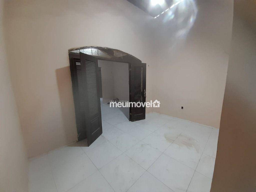 Casa à venda com 3 quartos, 150m² - Foto 2