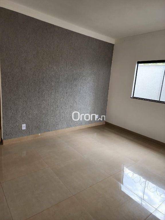 Casa à venda com 3 quartos, 108m² - Foto 1