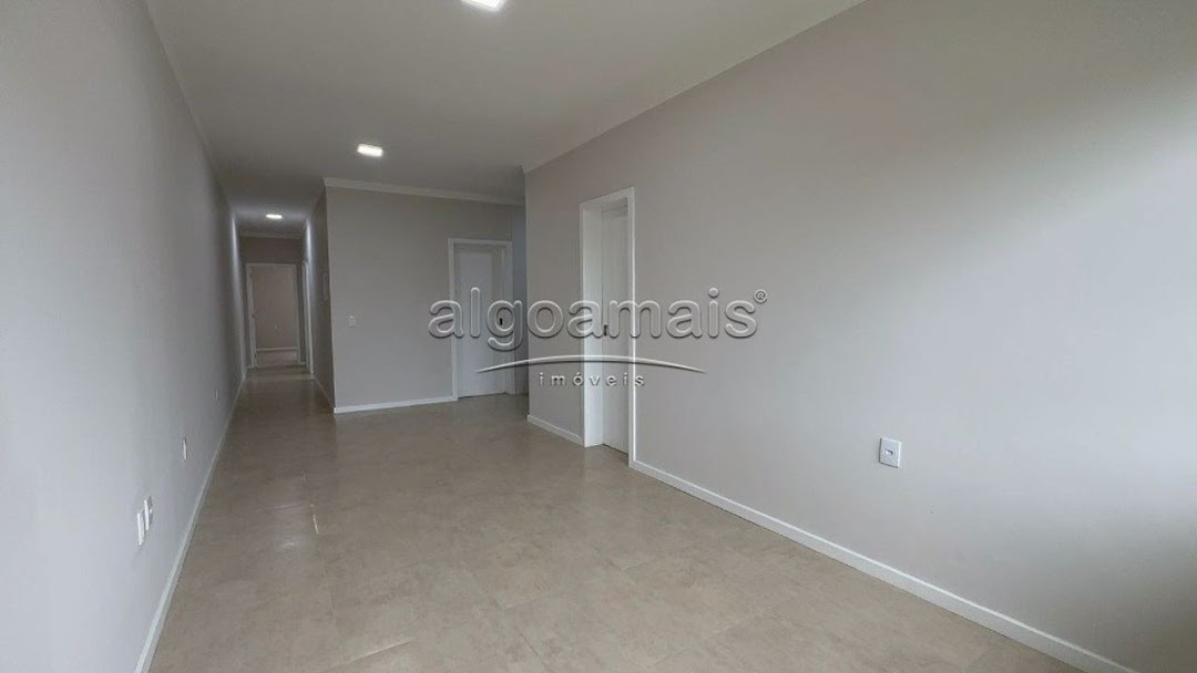 Casa à venda com 2 quartos, 90m² - Foto 5