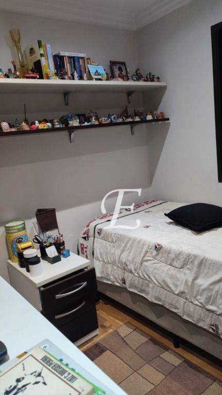 Apartamento à venda com 3 quartos, 180m² - Foto 3