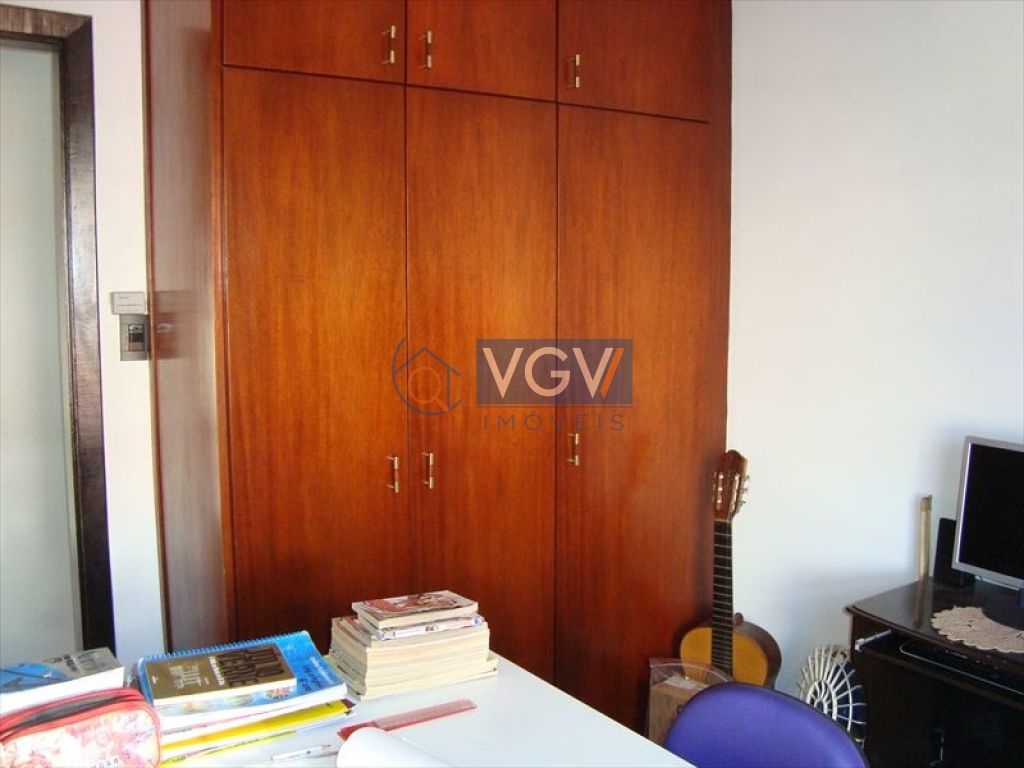 Casa à venda com 3 quartos, 200m² - Foto 8