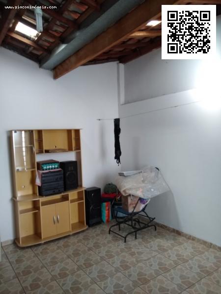 Casa à venda com 3 quartos, 200m² - Foto 14