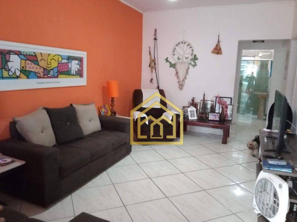 Casa à venda com 4 quartos, 180m² - Foto 1