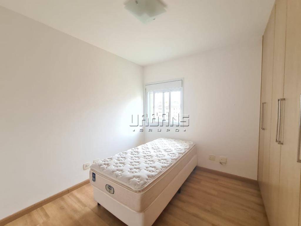 Apartamento para alugar com 3 quartos, 110m² - Foto 18