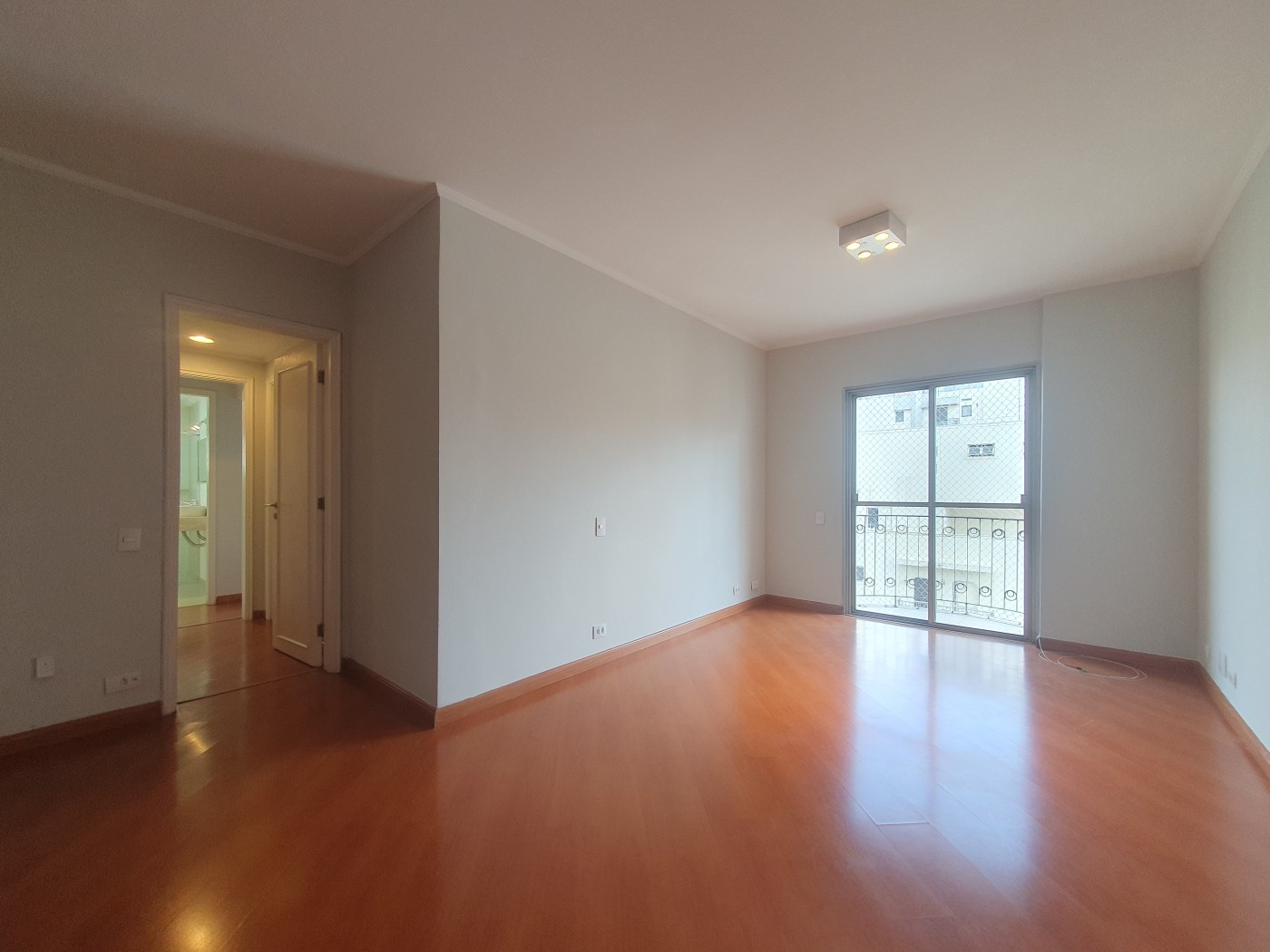 Apartamento para alugar com 3 quartos, 110m² - Foto 4