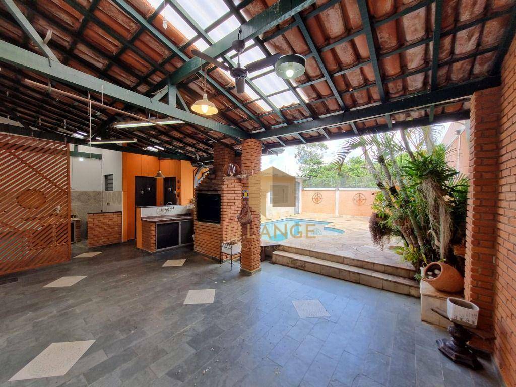 Casa à venda com 3 quartos, 252m² - Foto 34