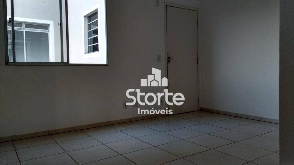 Apartamento à venda com 2 quartos, 44m² - Foto 1