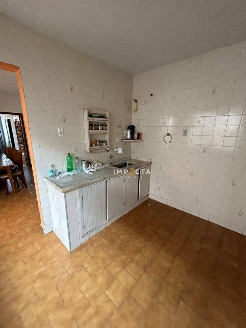 Casa para alugar com 3 quartos, 180m² - Foto 8