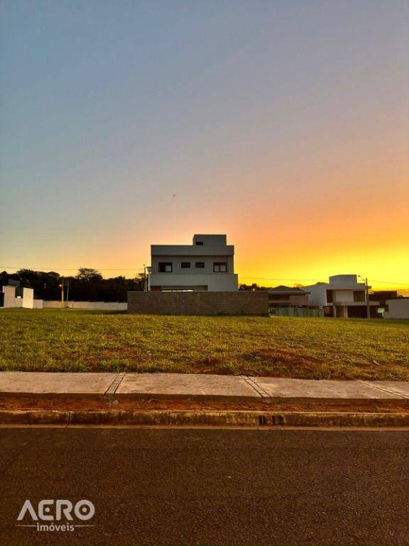 Loteamento e Condomínio, 300 m² - Foto 1