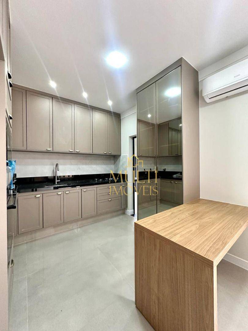 Casa à venda com 3 quartos, 221m² - Foto 3