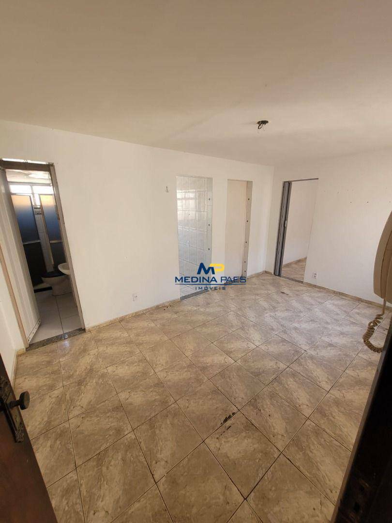 Apartamento à venda com 2 quartos, 42m² - Foto 2