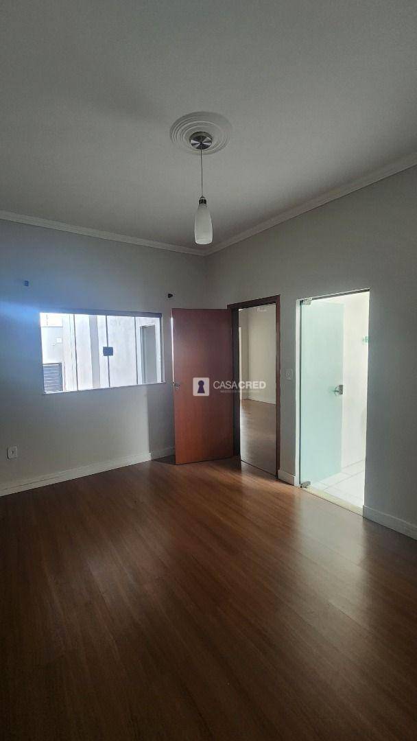 Casa à venda com 2 quartos, 140m² - Foto 1
