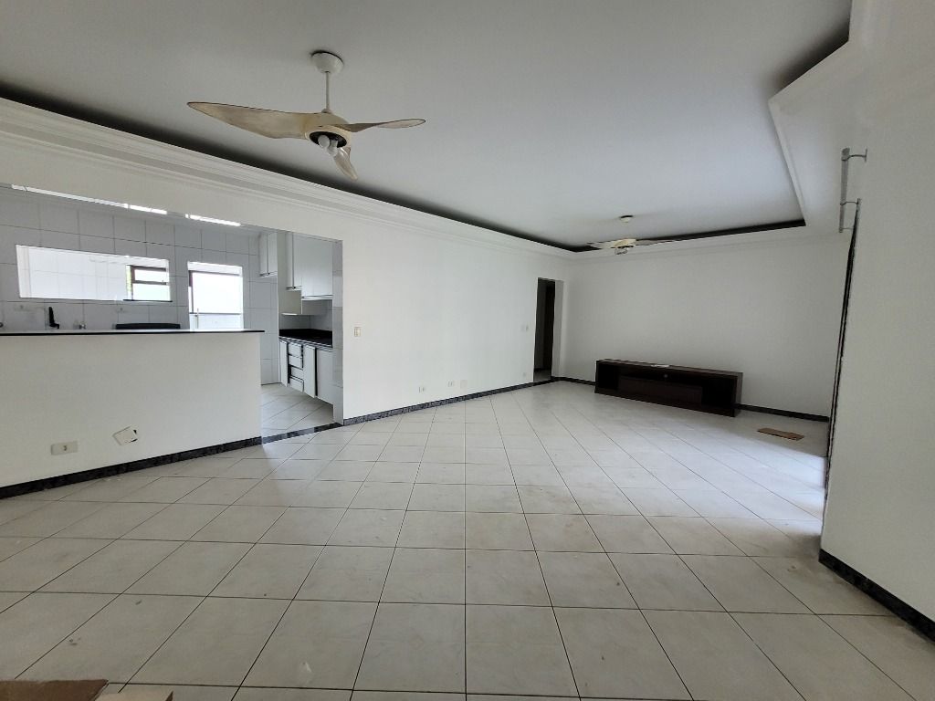 Apartamento à venda com 4 quartos, 140m² - Foto 1