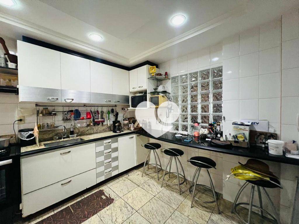 Apartamento à venda com 3 quartos, 137m² - Foto 15