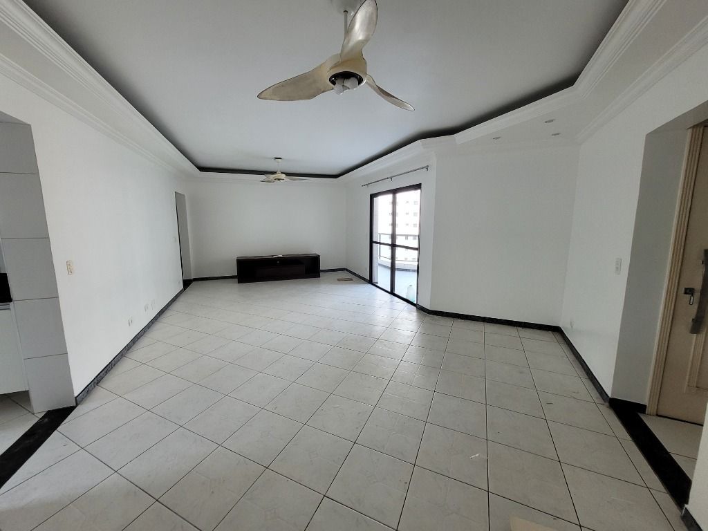 Apartamento à venda com 4 quartos, 140m² - Foto 5