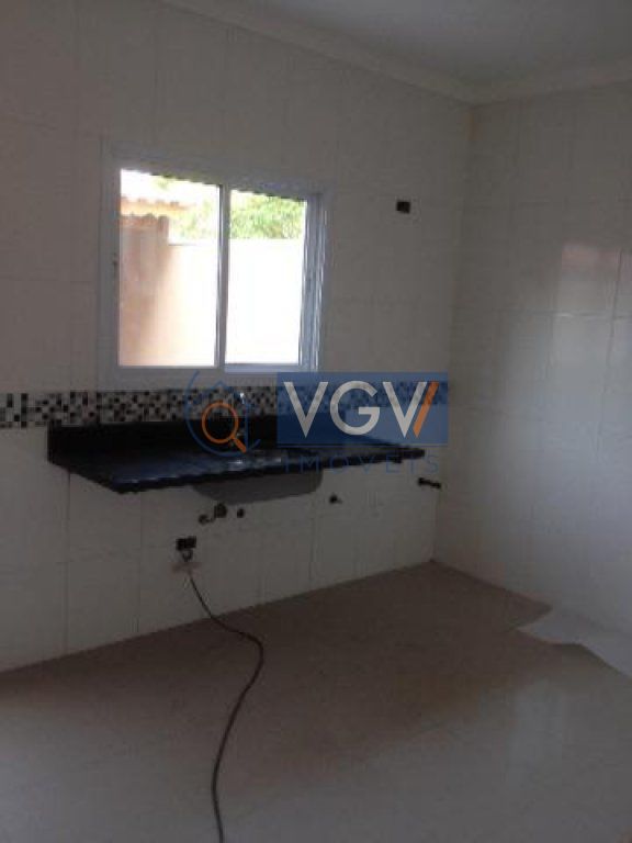 Casa à venda com 3 quartos, 130m² - Foto 4