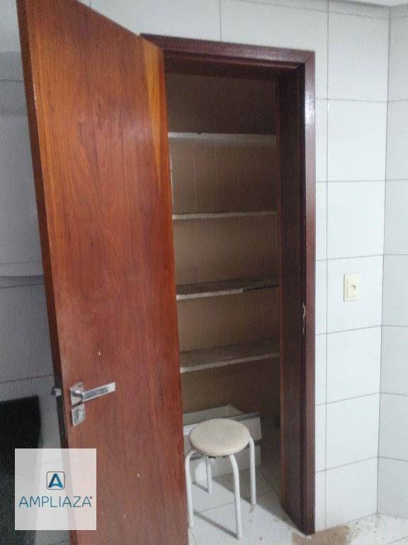 Casa à venda com 4 quartos, 200m² - Foto 14