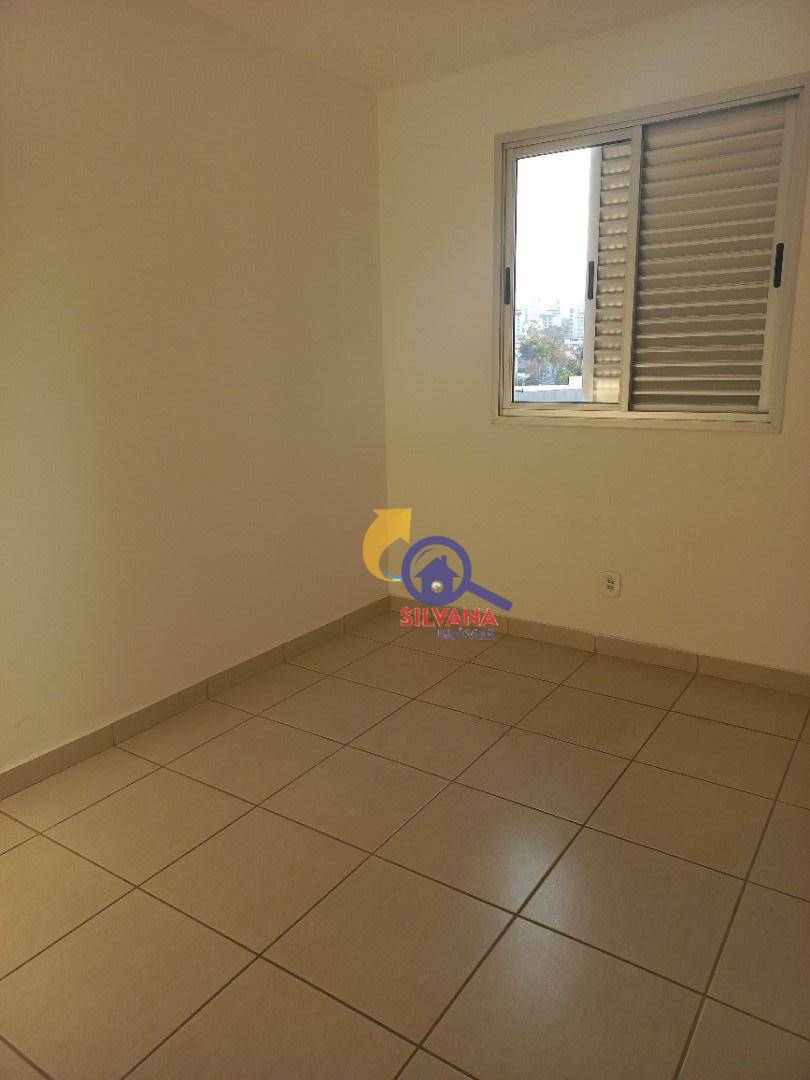 Apartamento para alugar com 3 quartos, 85m² - Foto 9