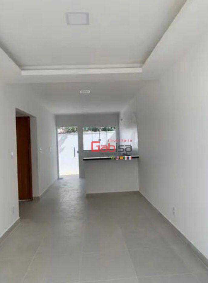 Casa à venda com 2 quartos, 60m² - Foto 4