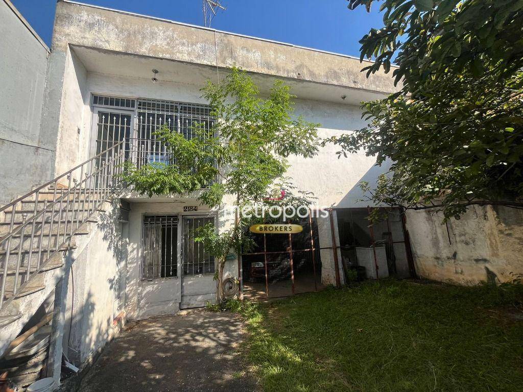 Sobrado à venda com 3 quartos, 211m² - Foto 1