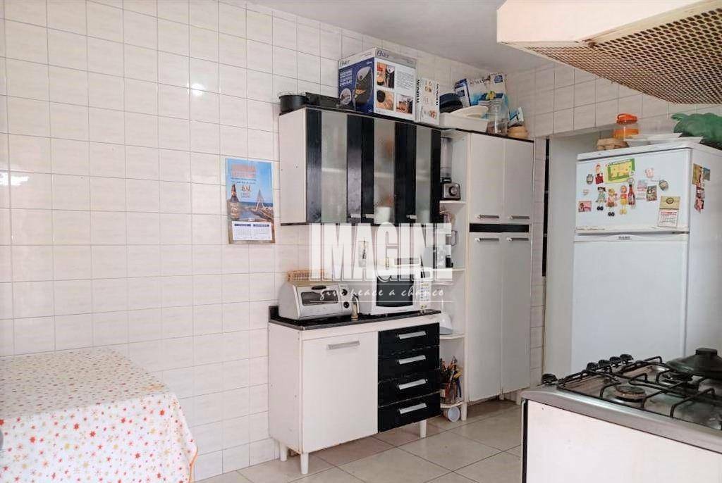 Casa à venda com 3 quartos, 138m² - Foto 8