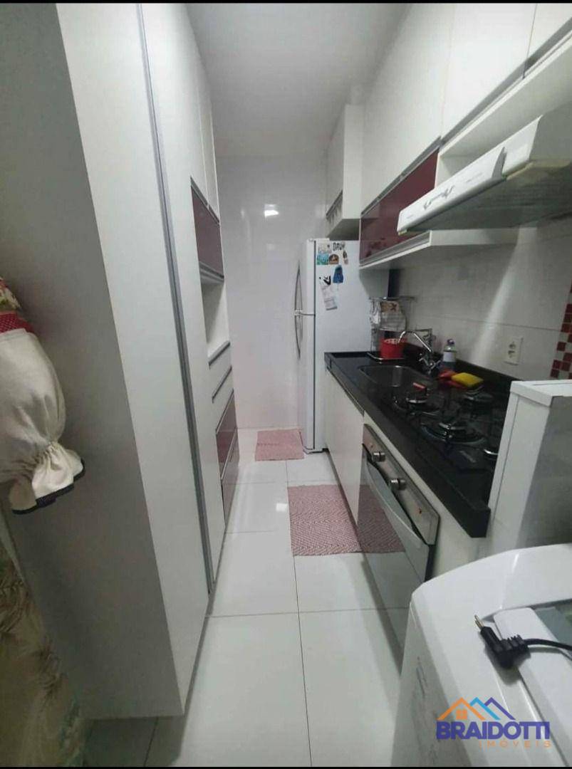 Apartamento à venda com 2 quartos, 50m² - Foto 4