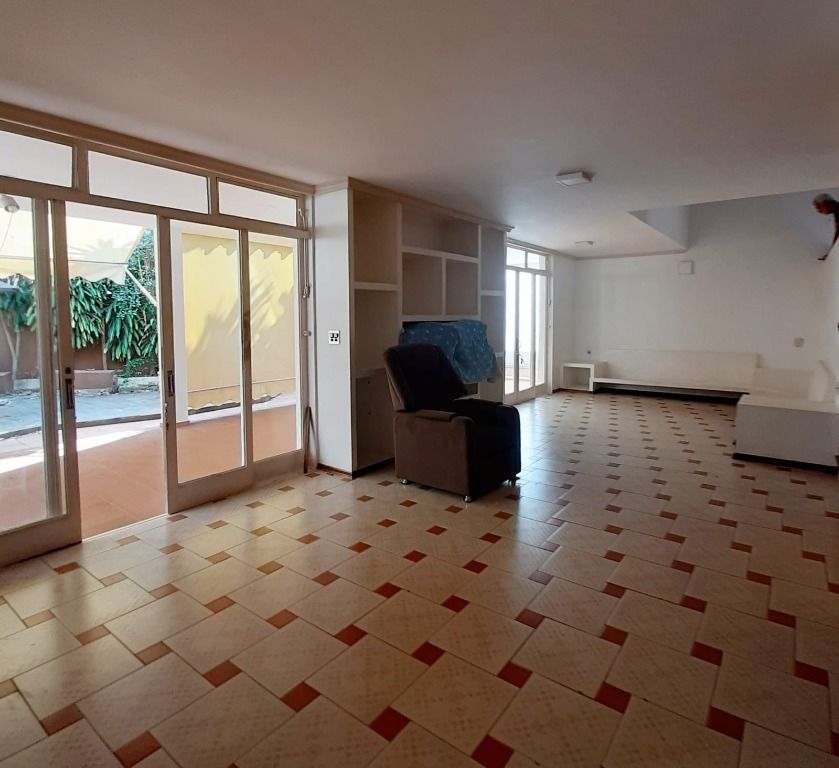 Casa para alugar com 3 quartos, 318m² - Foto 4