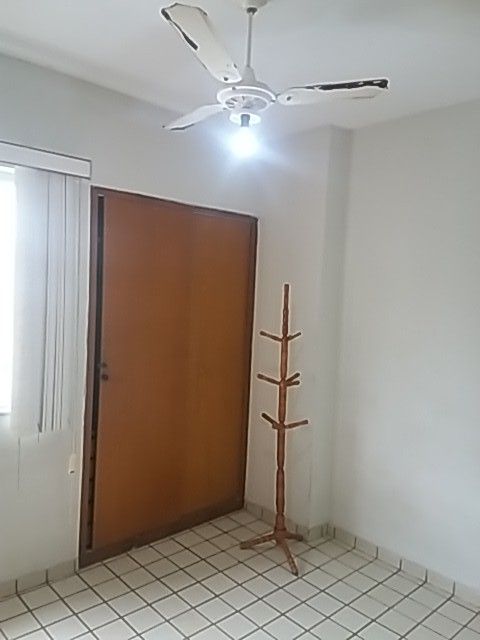 Apartamento à venda com 3 quartos, 87m² - Foto 2