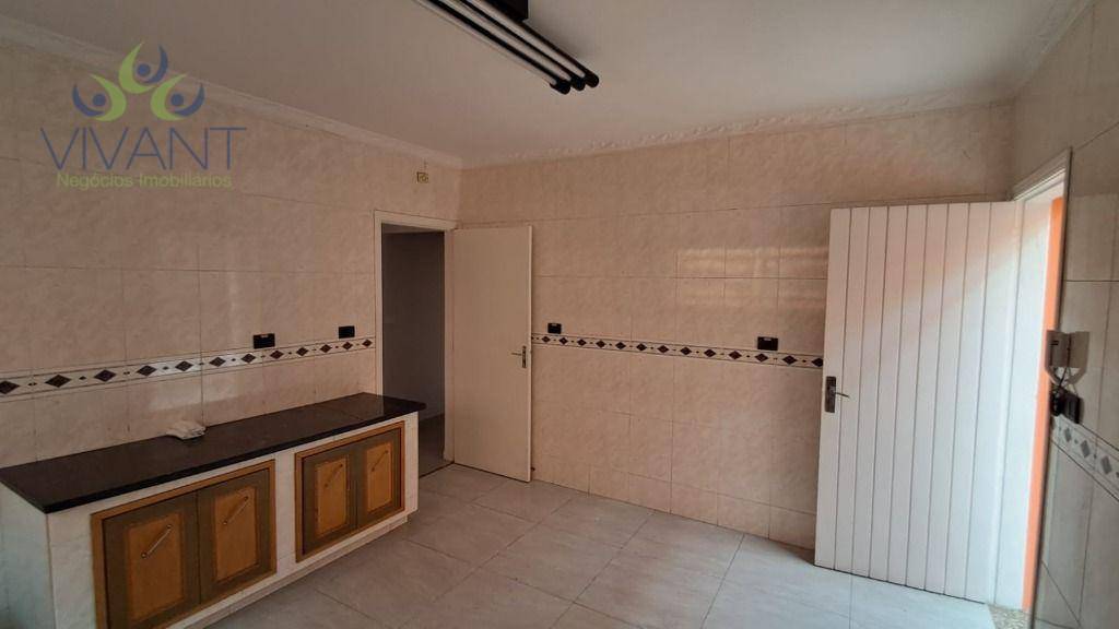 Casa para alugar com 4 quartos, 280m² - Foto 23