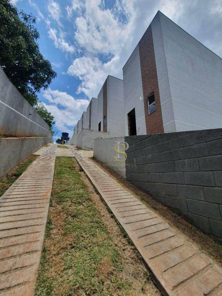 Casa à venda com 2 quartos, 69m² - Foto 4