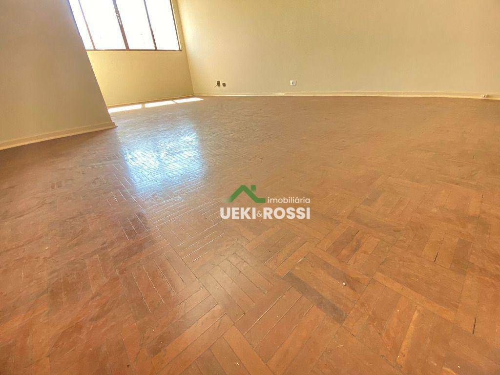 Apartamento à venda com 3 quartos, 103m² - Foto 2