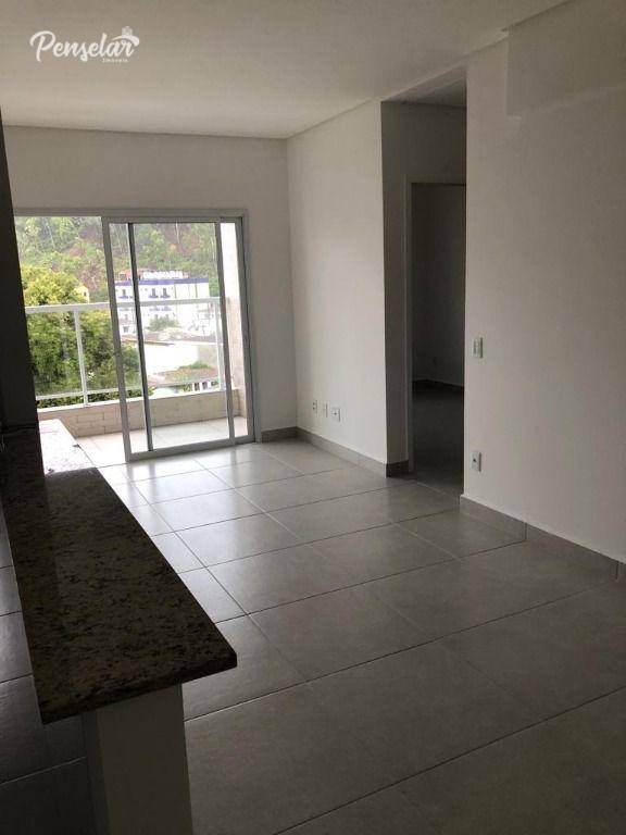 Apartamento à venda com 2 quartos, 62m² - Foto 3