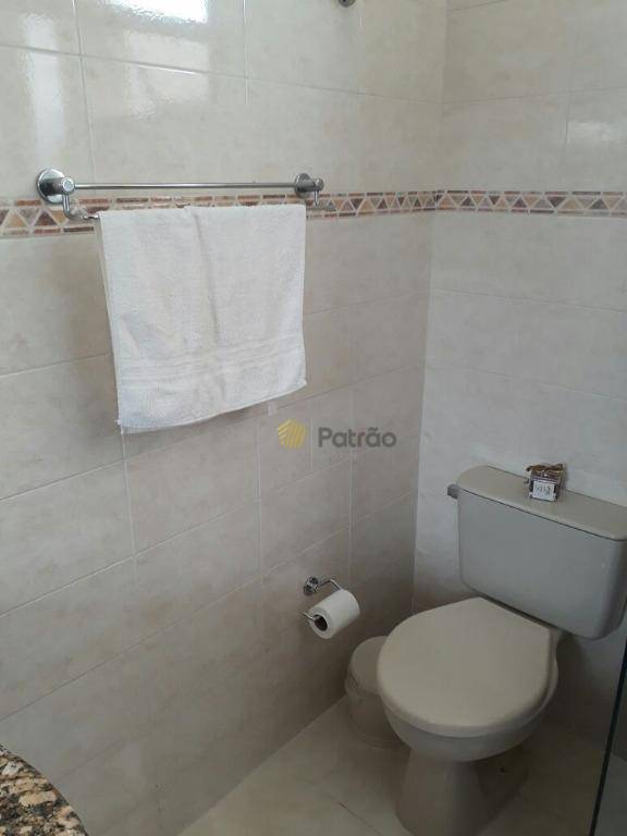 Apartamento à venda com 2 quartos, 70m² - Foto 7