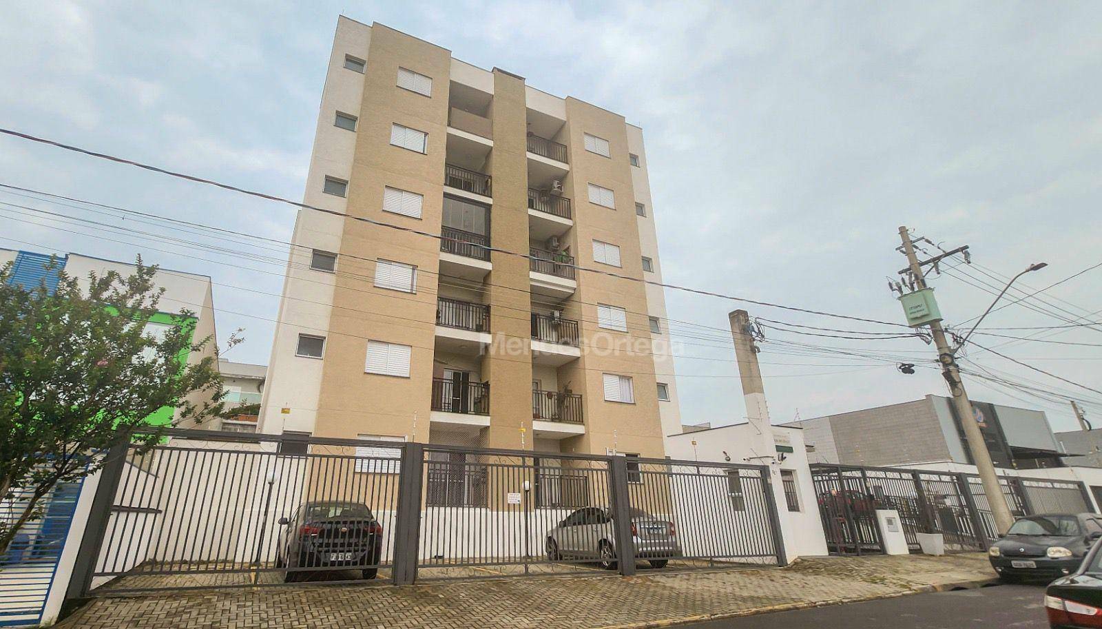 Apartamento à venda com 2 quartos, 70m² - Foto 2