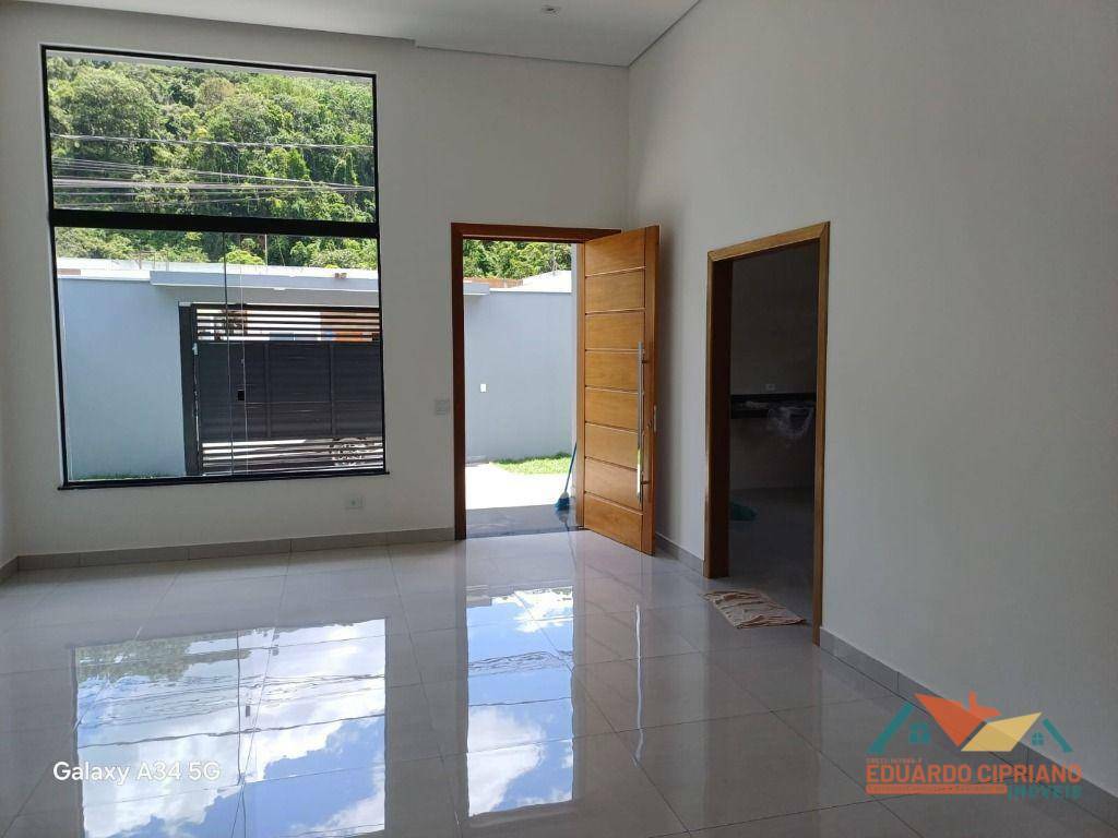 Sobrado à venda com 2 quartos, 104m² - Foto 1