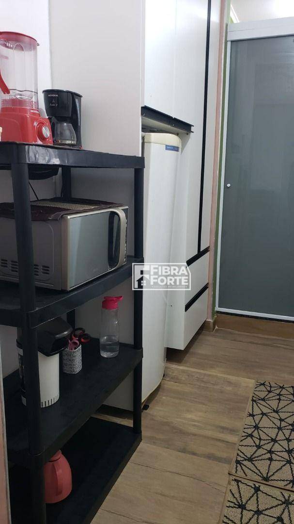 Apartamento para alugar com 1 quarto, 56m² - Foto 12