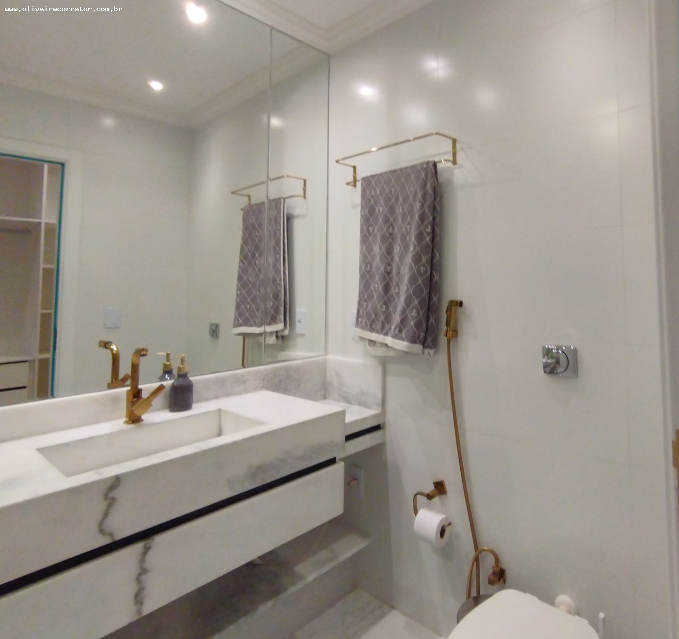 Casa à venda com 4 quartos, 337m² - Foto 12