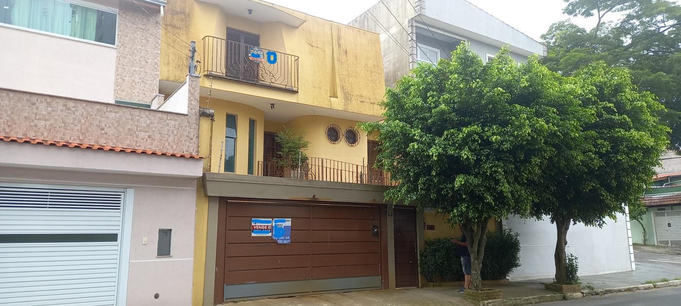 Casa à venda com 4 quartos, 200m² - Foto 1