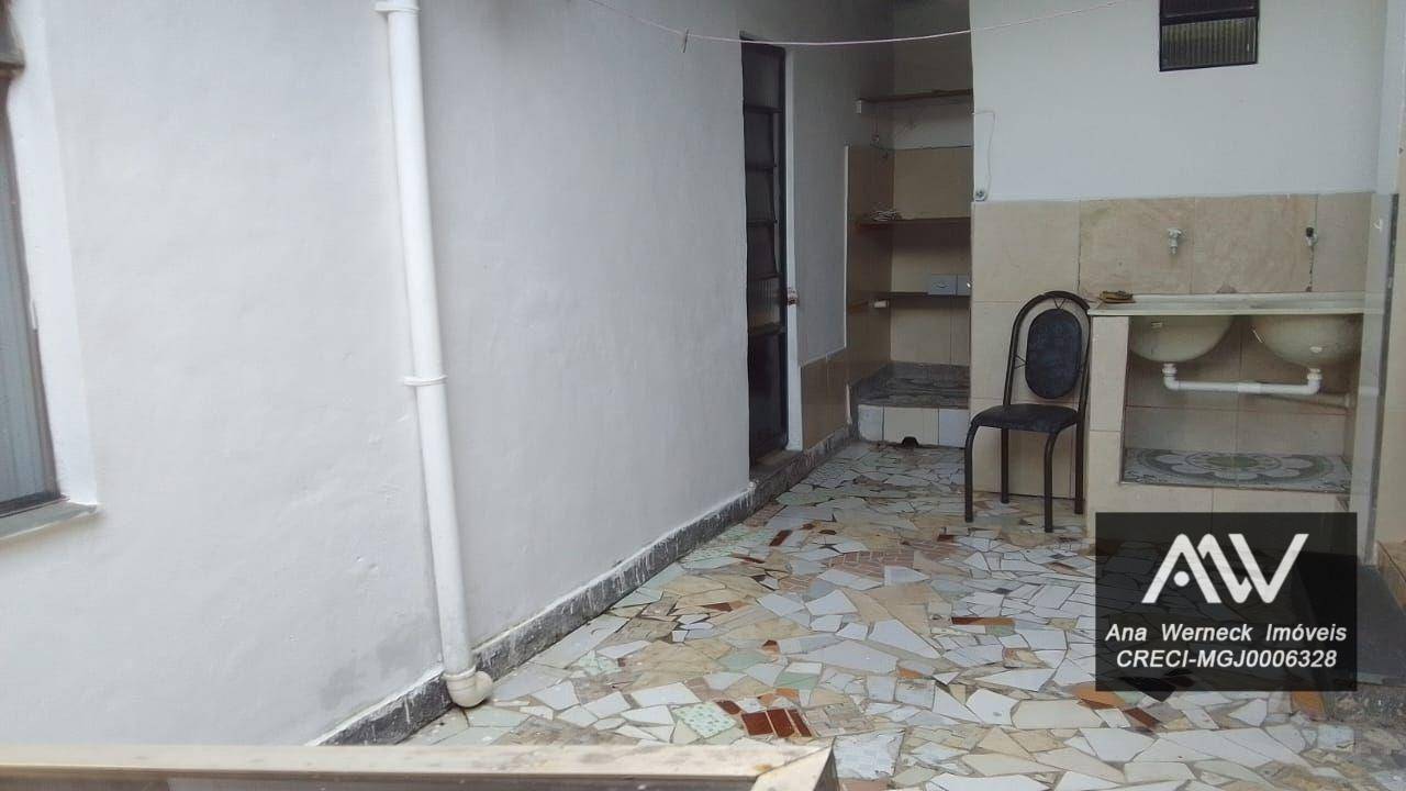 Casa à venda com 7 quartos, 400m² - Foto 62