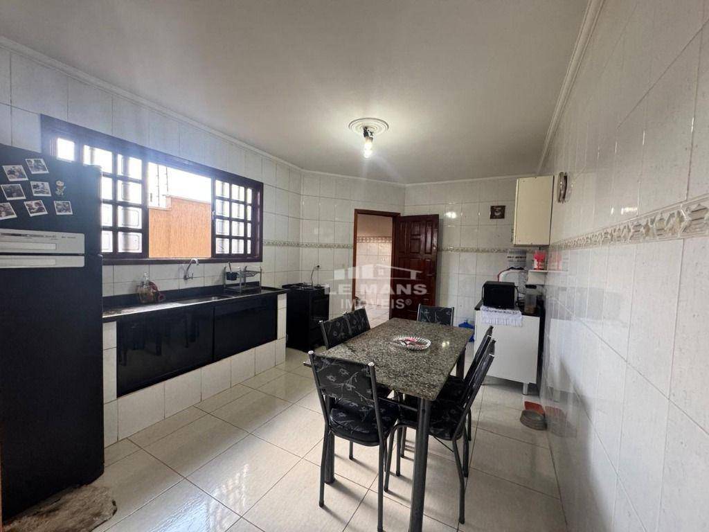 Casa à venda com 2 quartos, 88m² - Foto 12