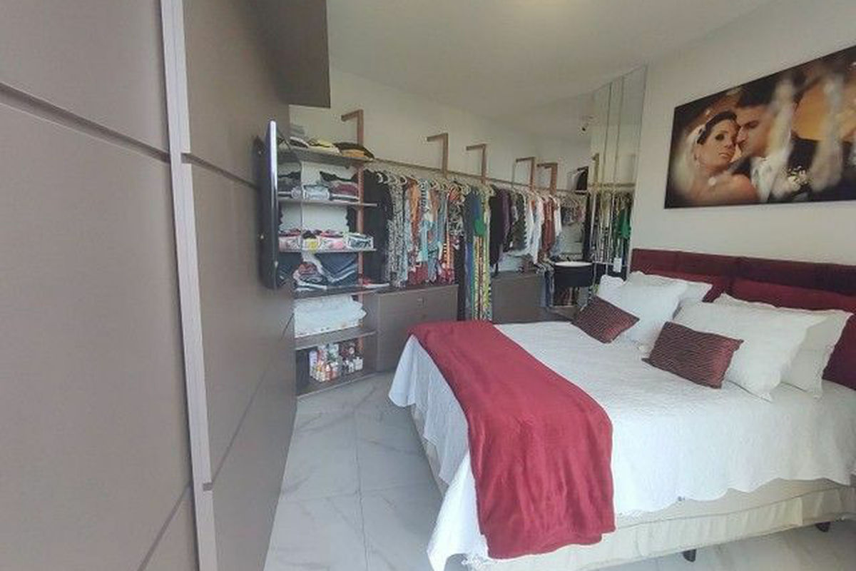 Apartamento à venda com 3 quartos, 130m² - Foto 2