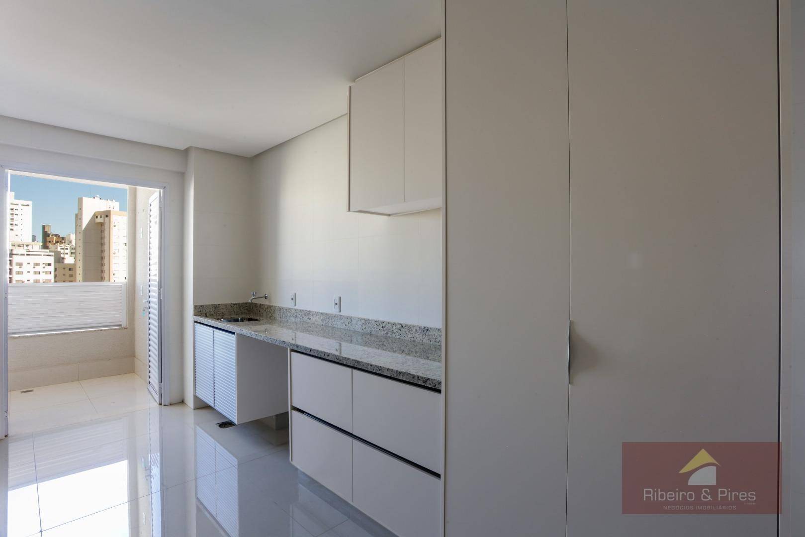 Apartamento à venda com 4 quartos, 263m² - Foto 5