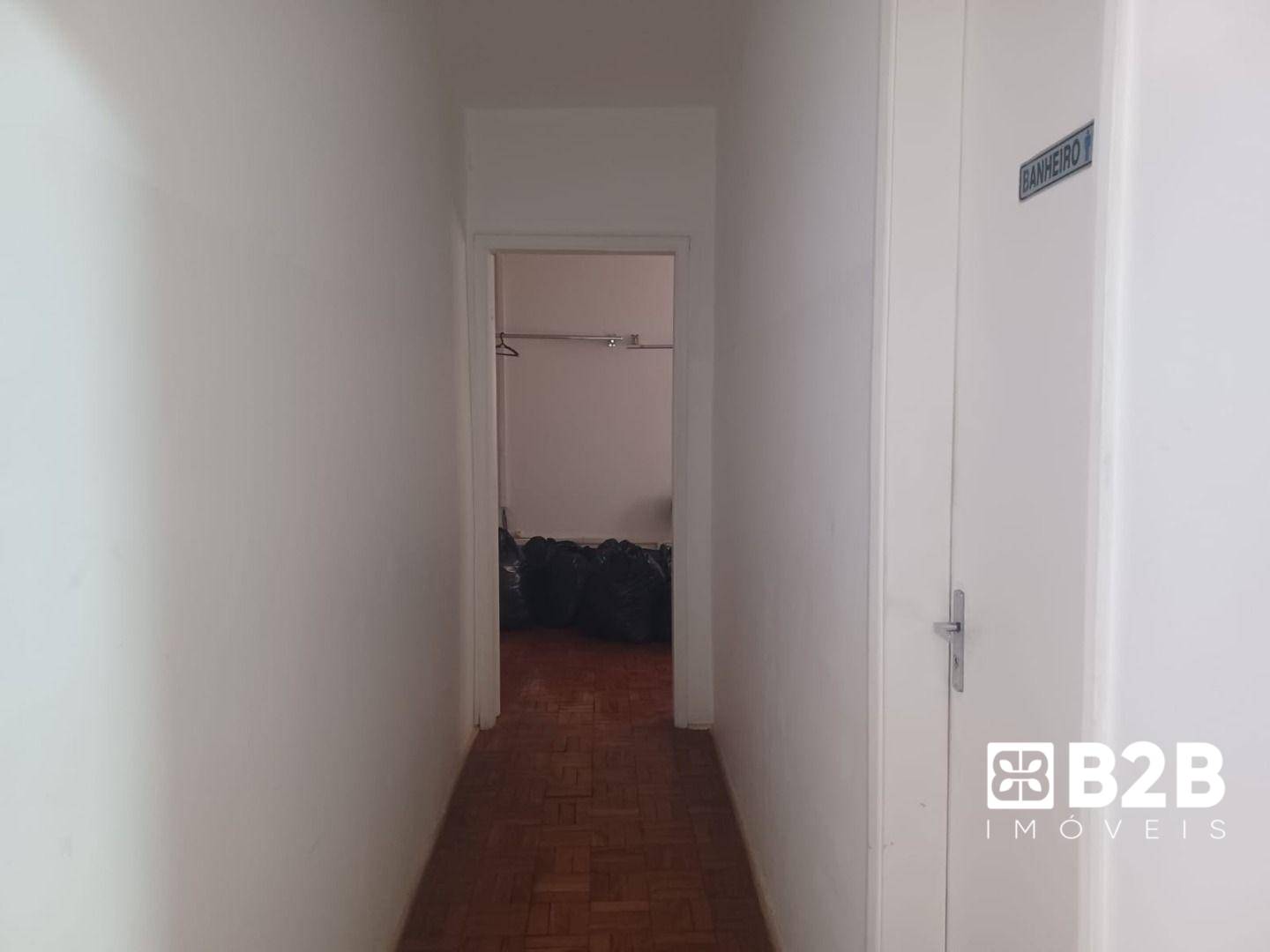 Casa, 5 quartos, 226 m² - Foto 2